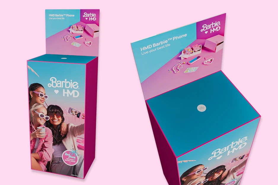 3D renders van de Barbie HMD display