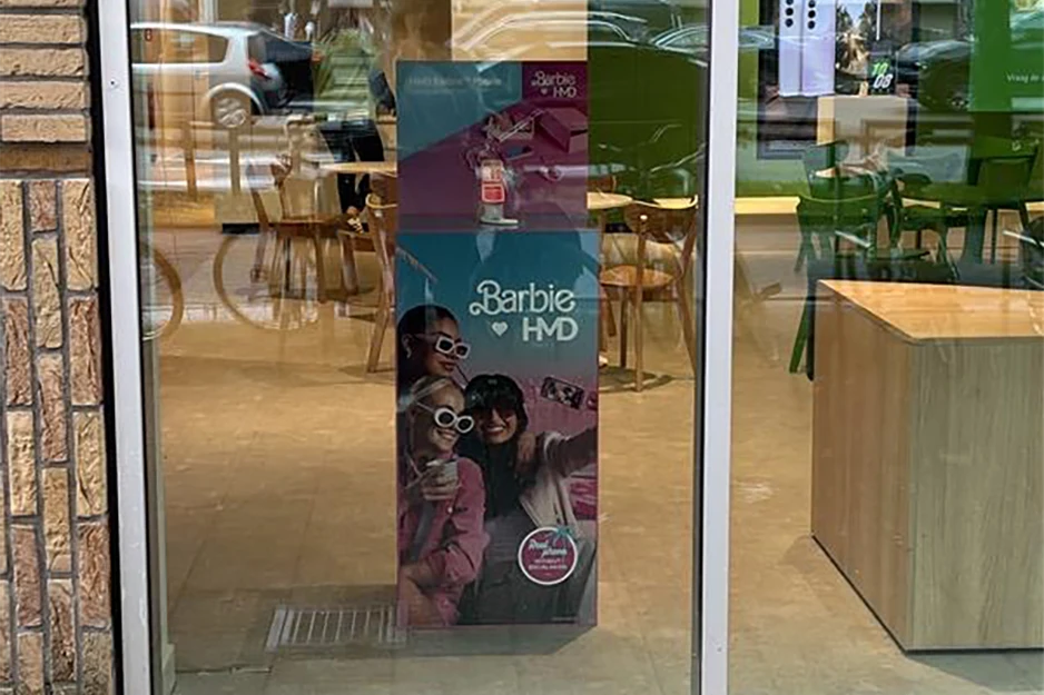 De barbie HMD display in een winkel